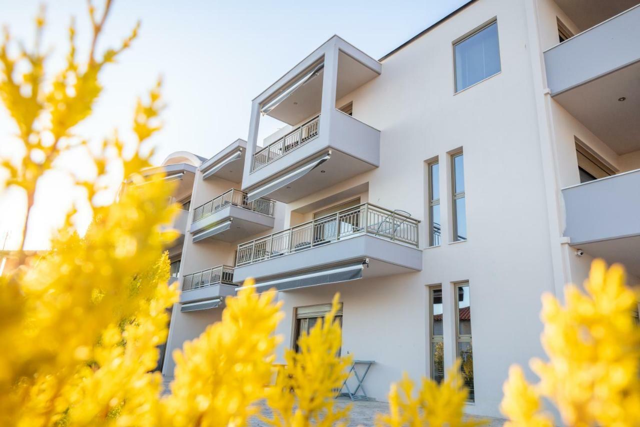 Royalty Suites Loft Nikiti  Bagian luar foto
