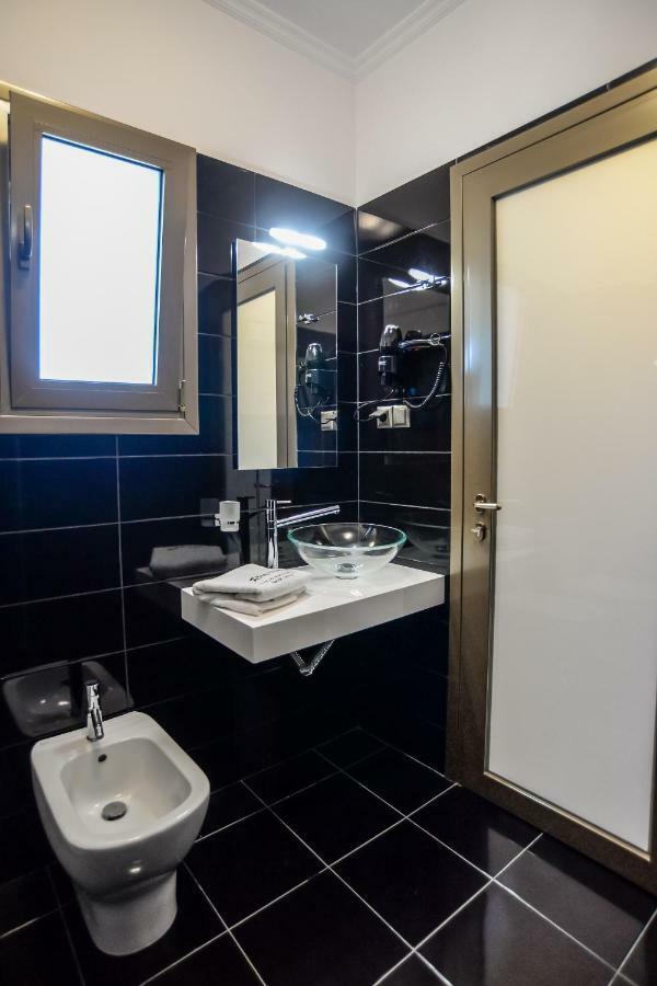 Royalty Suites Loft Nikiti  Bagian luar foto