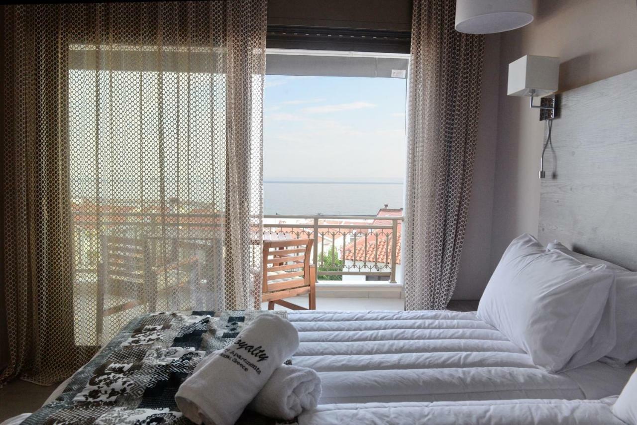 Royalty Suites Loft Nikiti  Bagian luar foto